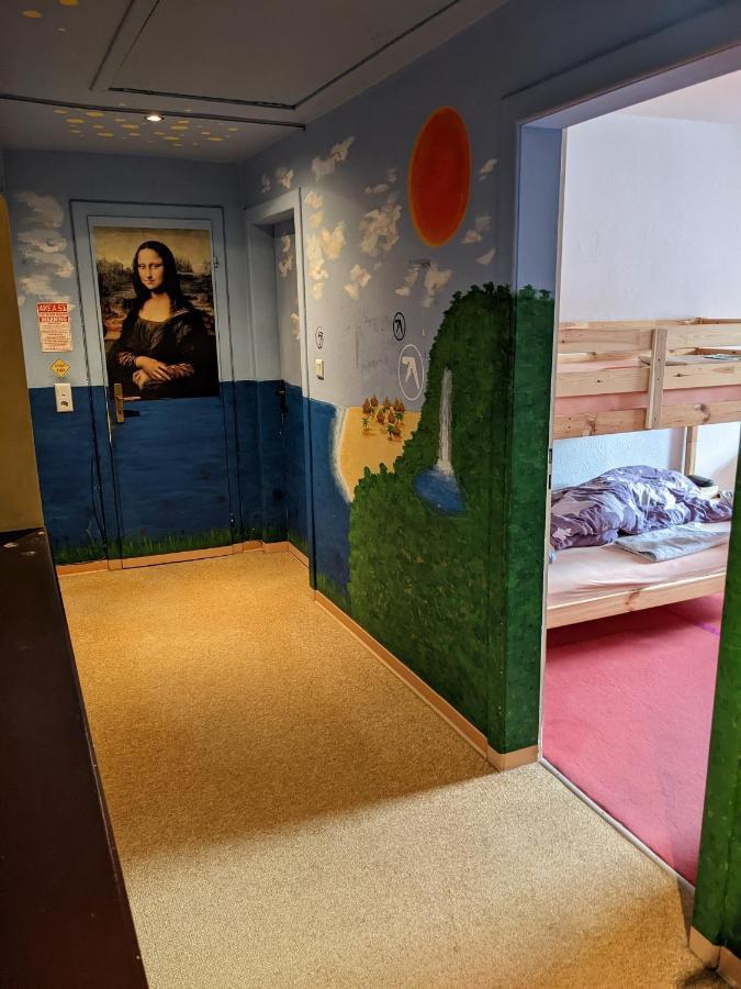 Monkey Factory - Mini Home-Stay Hostel Traben-Trarbach Zewnętrze zdjęcie